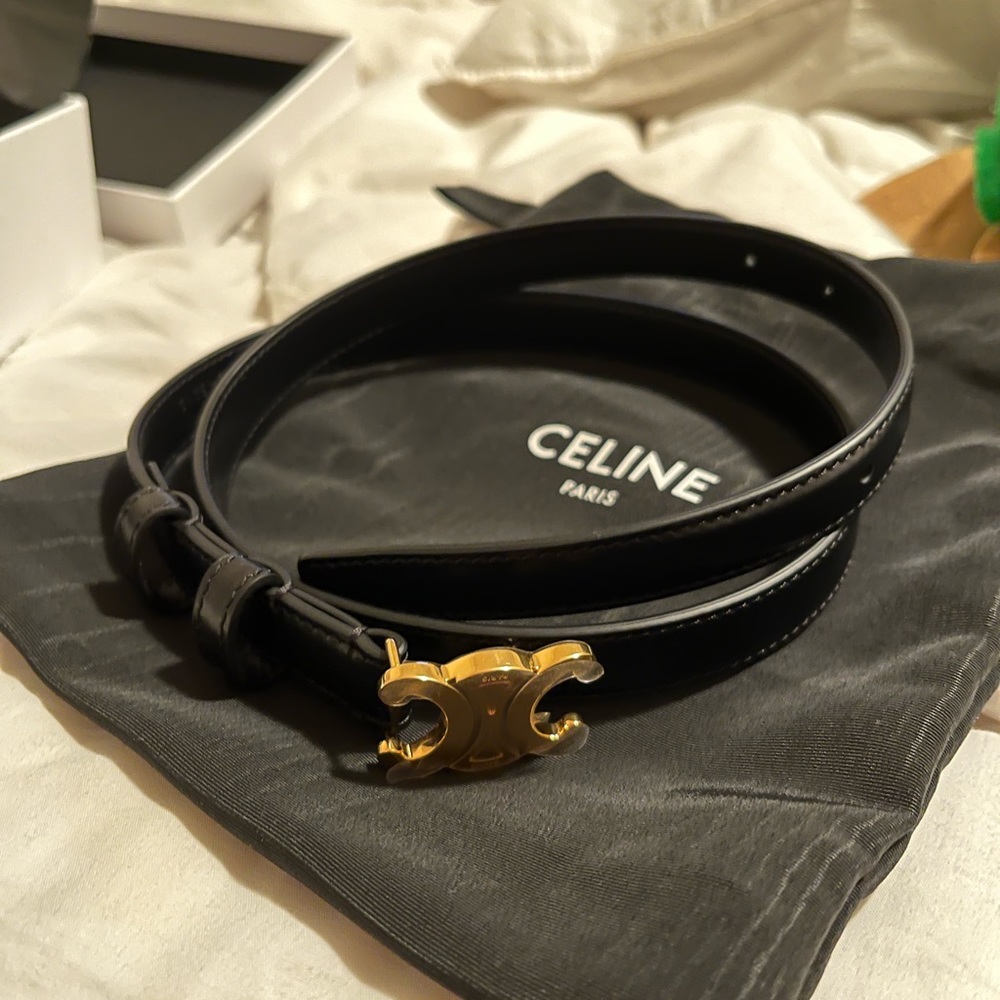 SMALL TRIOMPHE BELT IN SMOOTH CALFSKIN
BLACK, Size 80 (Price Firm)